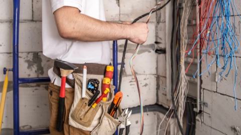 Какие работы включены в ремонт внутридомовых инженерных систем электроснабжения при капитальном ремонте МКД?